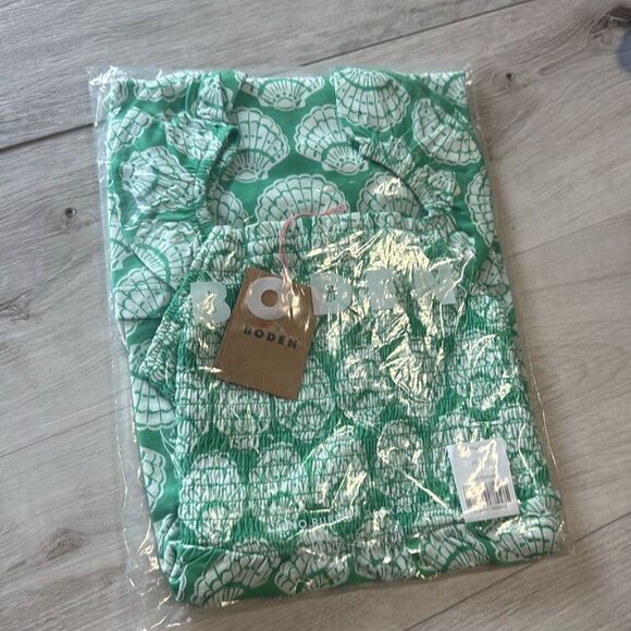 Boden Shirred Jersey Dress
Pea Green Seashells Youth NWT in packaging‎ - Picture 5 of 6